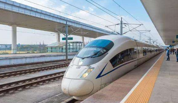 兰铁局将再开3趟专列助力复工复学