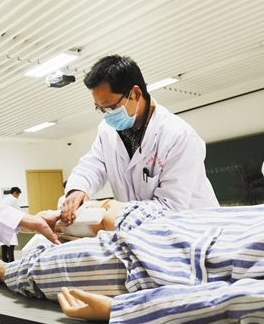 凯发k8省转发加强农村订单定向医学生免费培养就业安置和履约管理工作的实施意见 长期扎根基层的全科医生可破格晋升职称